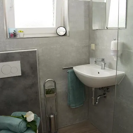 Apartment Helis Gaestezimmer *