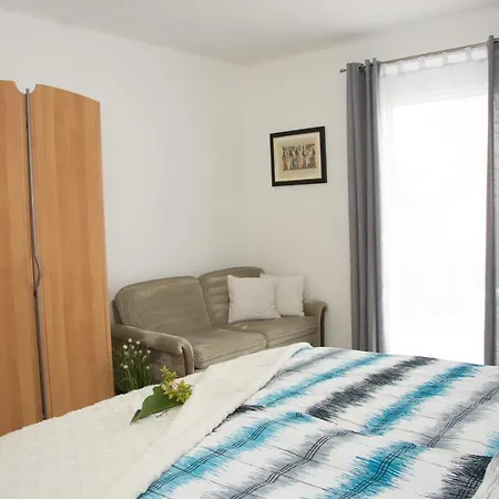 Helis Gaestezimmer Apartment
